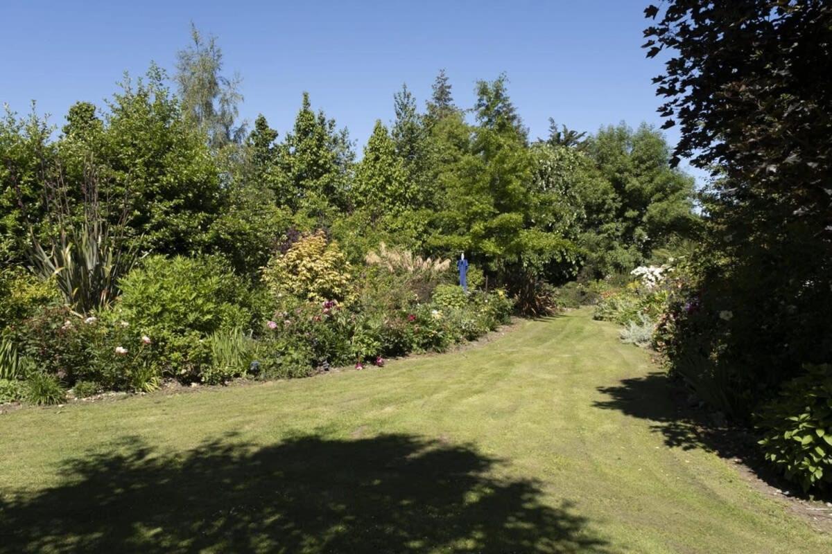Tiny Away Benger Garden 2 By Tiny Away Villa Millers Flat Exterior photo